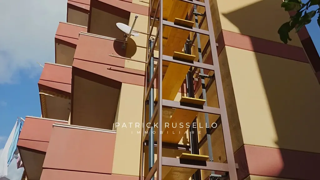 Välivaade - Spacious Apartment with Triple Exposure in Caposoprano, Gela