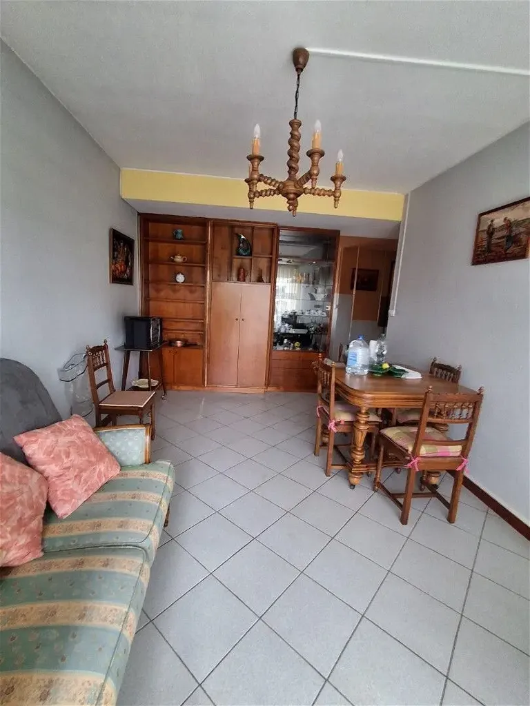 Söögituba - Meubled 4-Piece Apartment with Balcony in Le Péage-de-Roussillon
