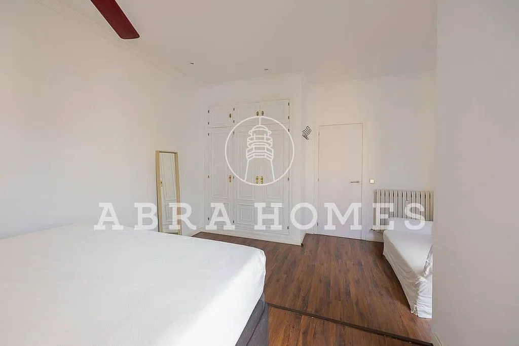 Magamistoad - Ample Light Flat with Balcony in Recoletos