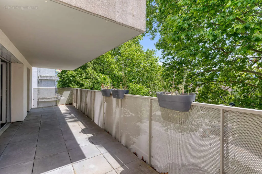 Balcon - Appartement avec terrasse et parking à Châtelet / Abbaye