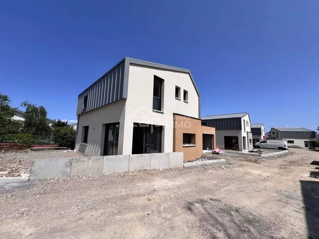Extérieur - Maison Luxueuse avec Terrasse à Thonon-les-Bains