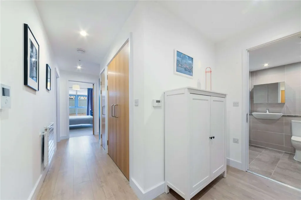 Hallway - 2-bedroom apartment in London