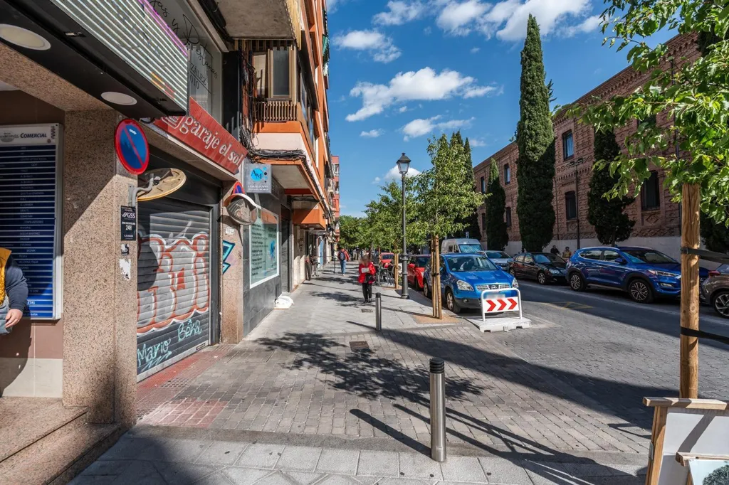 Commercial Unit in Plaza España, Leganés