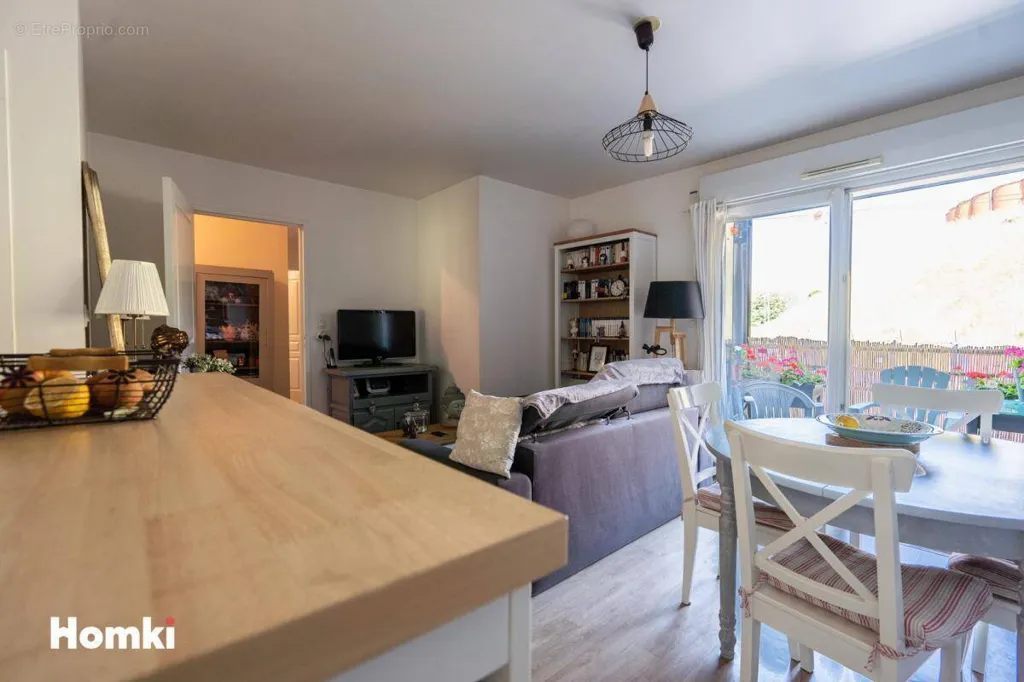 Dining Room - Modern Apartment with Loggia in Nantes