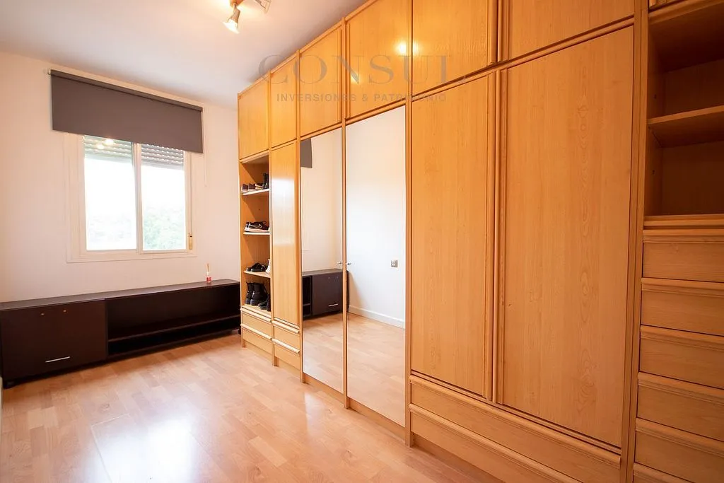 Pièces - 3-Bedroom Apartment with Balcony in La Banda