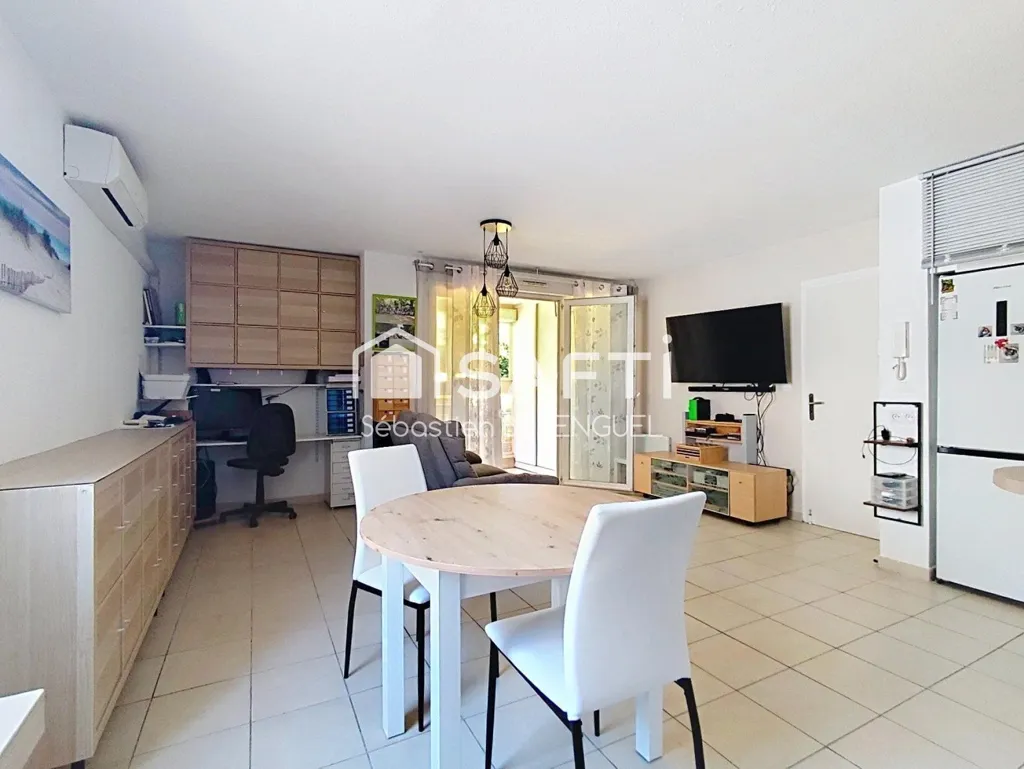 Salle à manger - Appartement lumineux avec jardin à Gigean