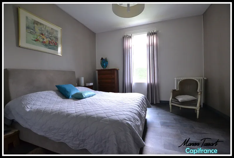 Chambres - Demeure Bourgeoise de 1875 avec Jardin à Condé-sur-l'Escaut