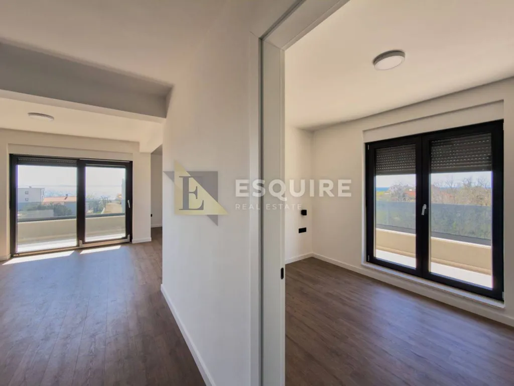 Pièces - Penthouse with Sea View in Privlaka