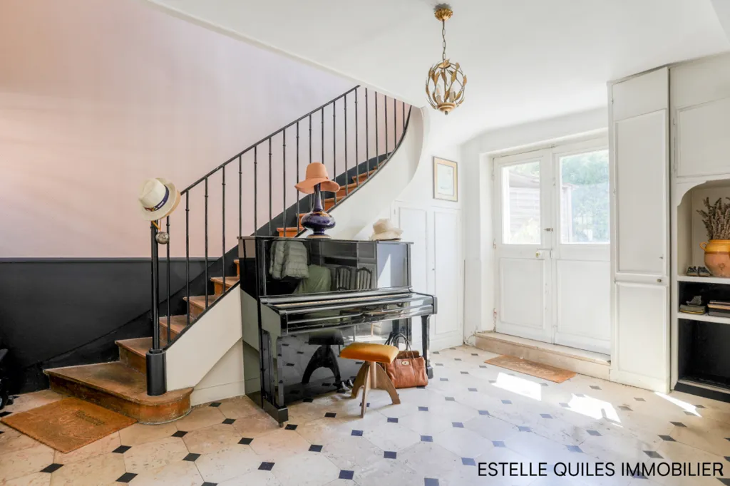 Stanze - 7-Piece Villa with Garden in Versailles