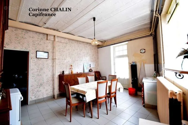 Söögituba - Village House with Workshop Space in Le Donjon