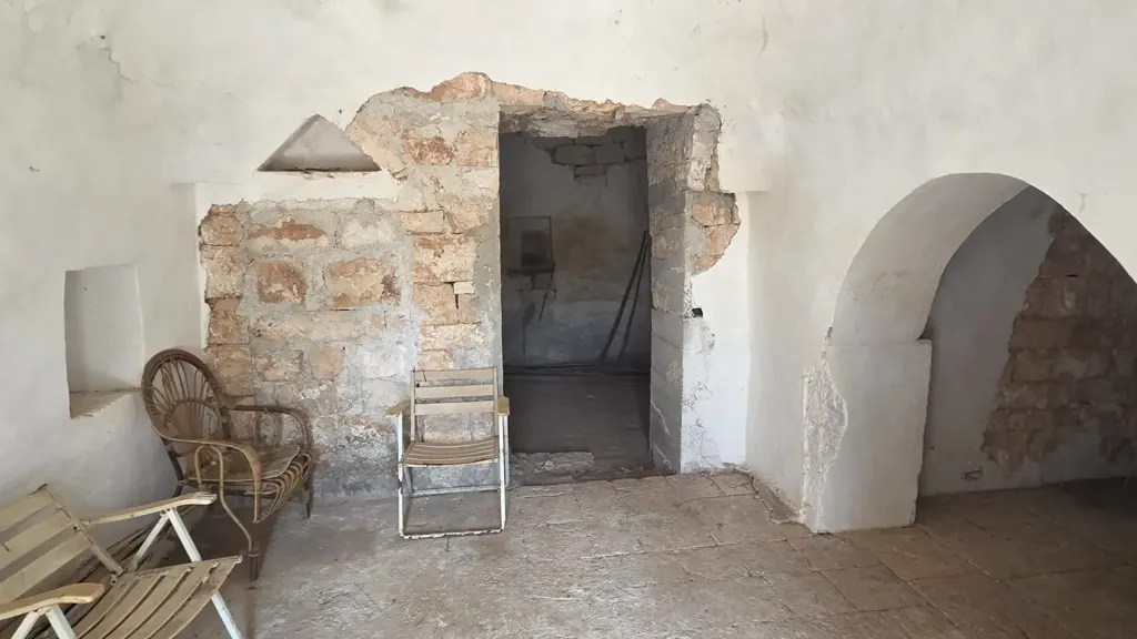Rooms - Trullo Complex for Renovation in Ostuni