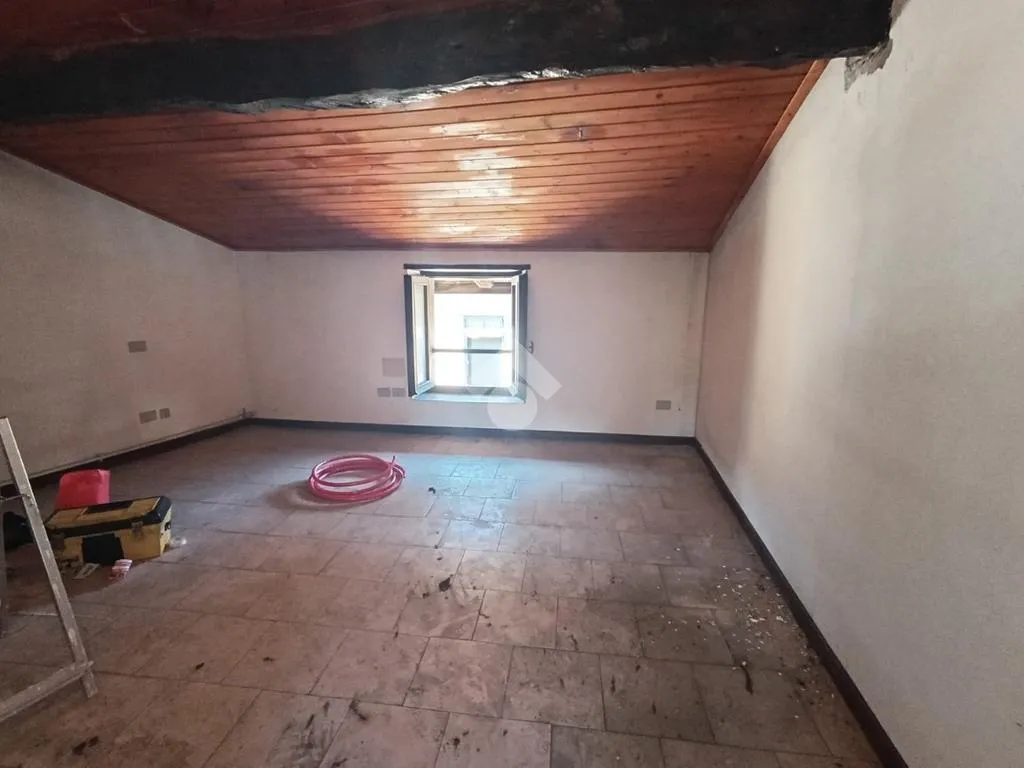 Pièces - 3-Room Apartment with Balconies in Stezzano