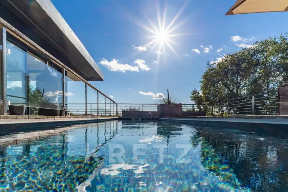 Piscine - Villa d'Architecte avec Vue Panoramique à Pézenas