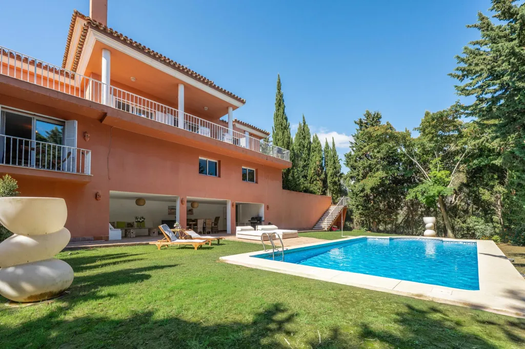 Pool - Andalusian Villa with Pool in Sotogrande