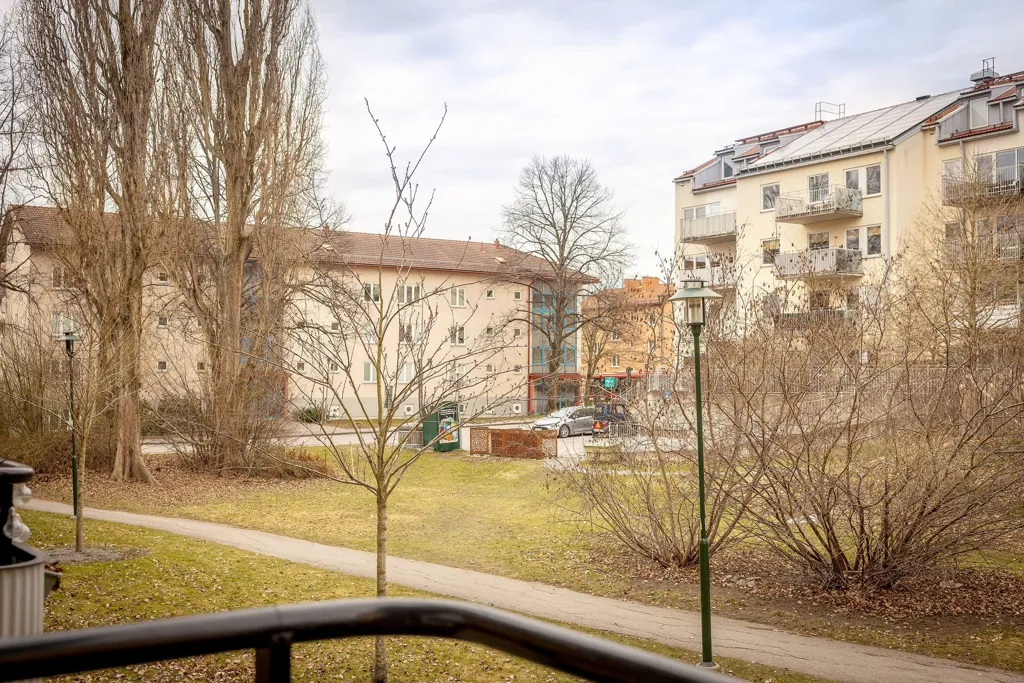 Balcony - Funkis-Style Flat with Balcony in Årsta