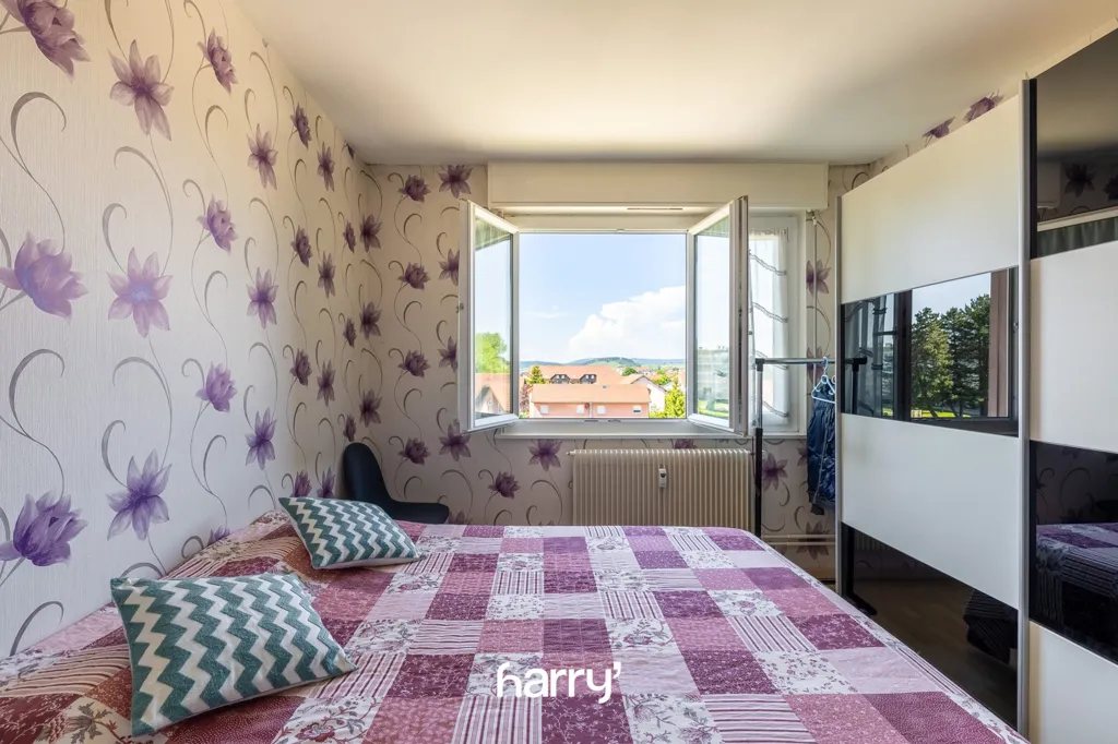 Magamistoad - 3/4-Bed Apartment with Balcony in Pontarlier