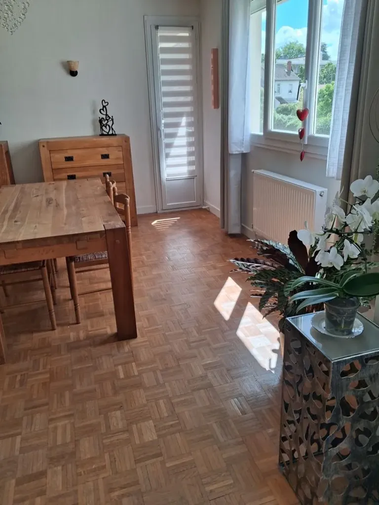 Söögituba - Apartment with Balcony in Haute-Vienne