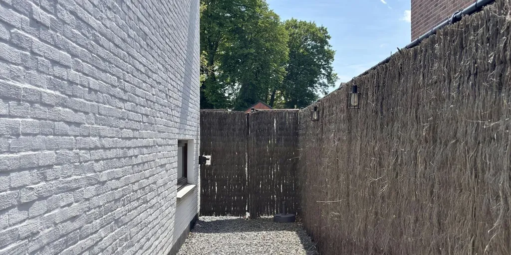 Jardin - Maison Rénovée avec Garage à Tiegem