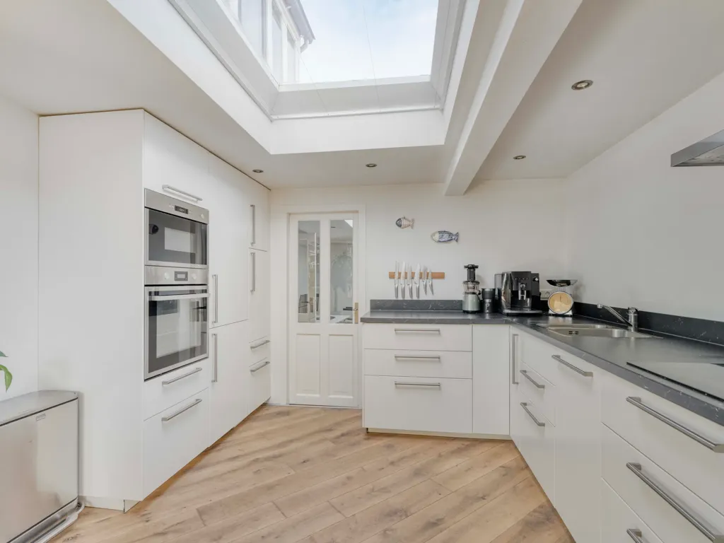 Cucina - Charming 1910 House with Water View in Vecht