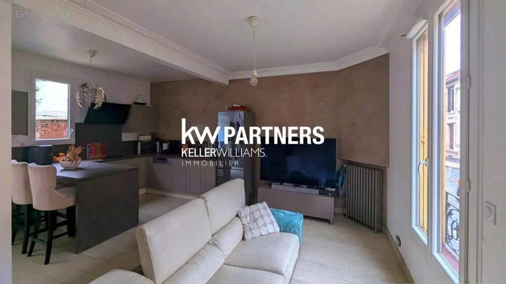 Séjour - Maison mitoyenne avec jardin et terrasse à proximité du T5