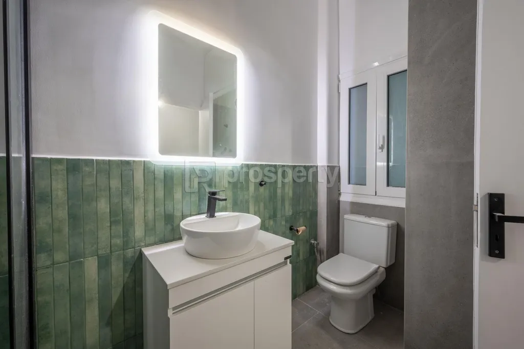 Vannitoad - Renovated Apartment with Sea View in Patras