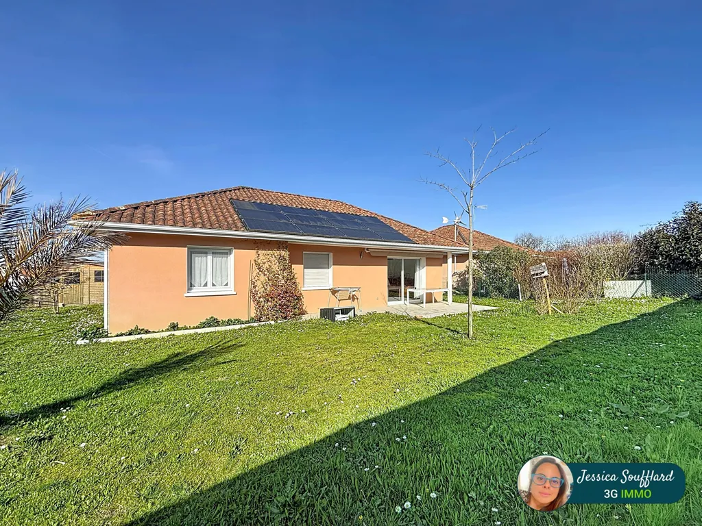 Aed - Contemporary Flat with Terrace in Amou