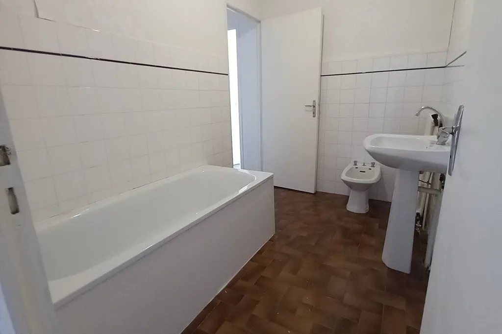 Salles de bain - Appartement T4 avec Balcons en Centre-ville de Colomiers