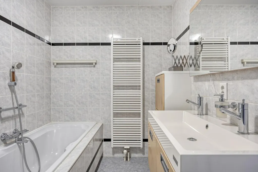 Bathrooms - Light-Filled Apartment with Balcony in Central Tilburg