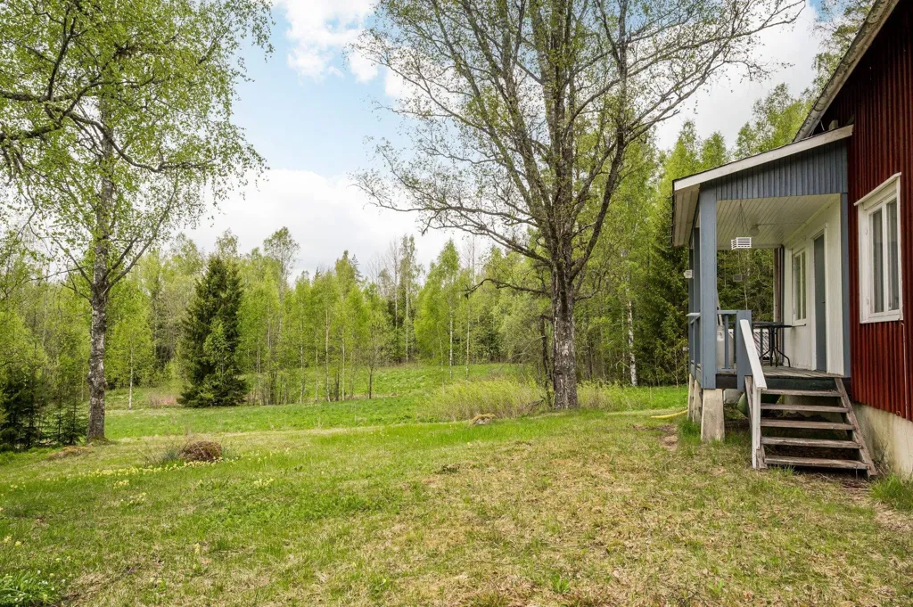 Charming Farm with Water Access in Brunskog