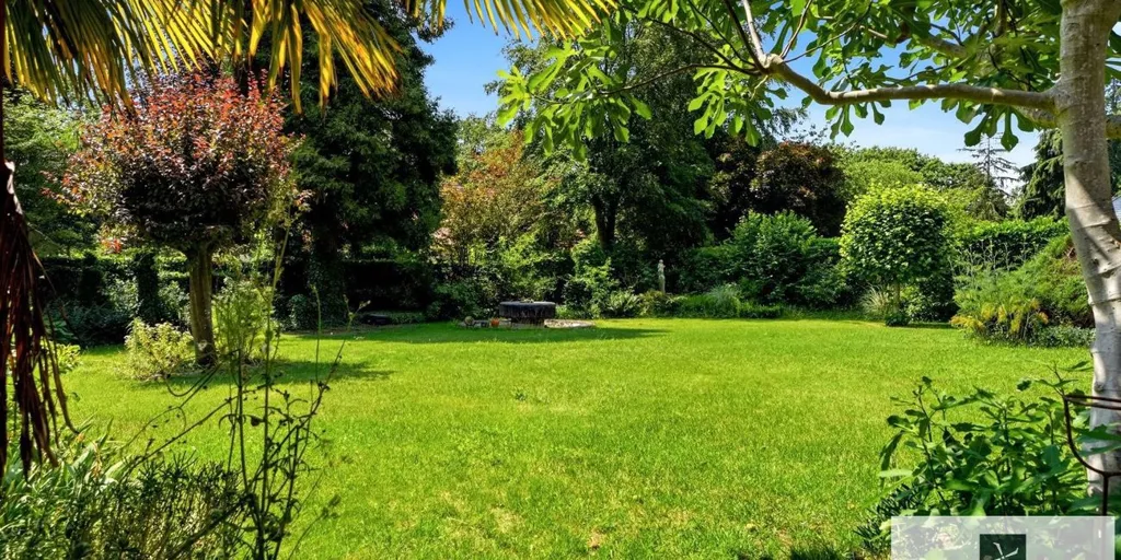 Jardin - Villa à Rénover avec Jardin à Sint-Andries