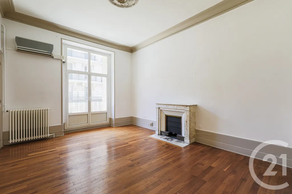 Soggiorno - 6-Piece Flat with Balcony in Grenoble
