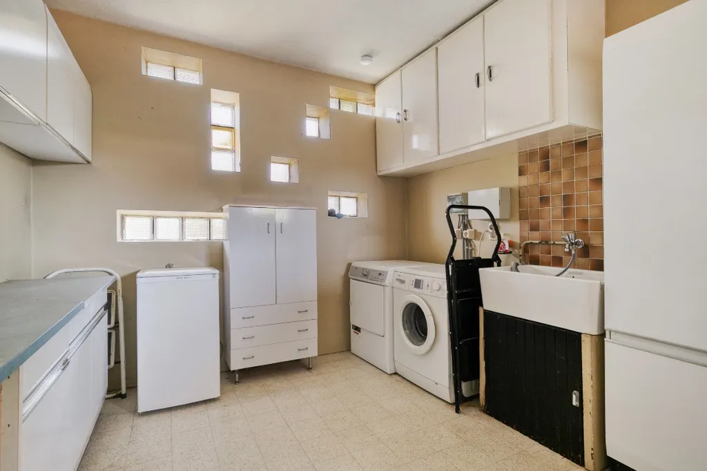 Utility Room - Open-Plan House to Renovate near Putte Centre