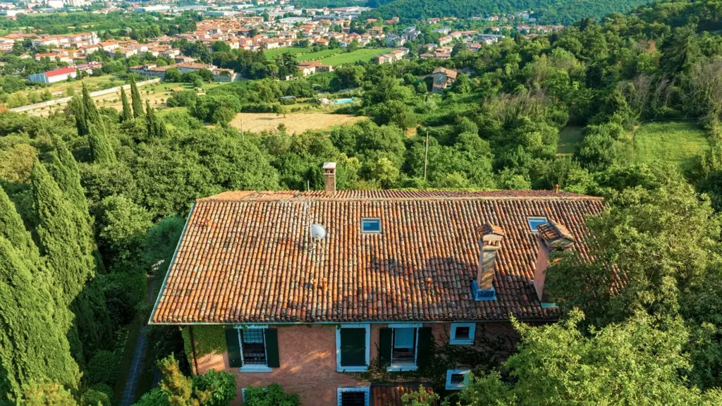 Õhuvaade - Villa with Private Park in Collebeato