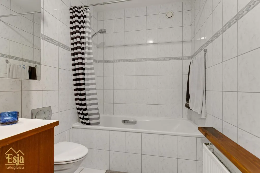 Bagni - 2-Bedroom Apartment with Elevator in Reykjavik