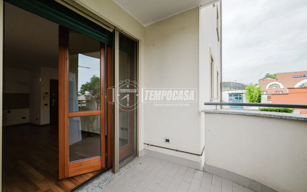 Balcon - Two-Bedroom Apartment with Balcony in Trezzano Sul Naviglio