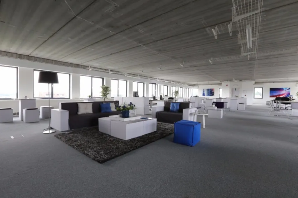 Kabinet - Modern Office Space near R0 in Strombeek-Bever
