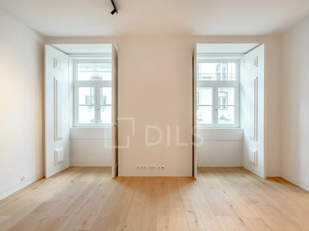 Toad - Luxury Flat with Historic Facade in Chiado, Lisbon