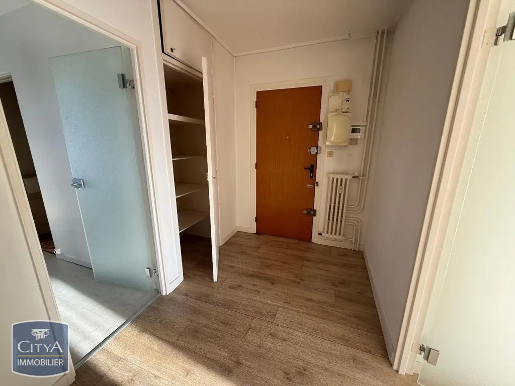 Pièces - Appartement avec Balcon et Parking à Alençon
