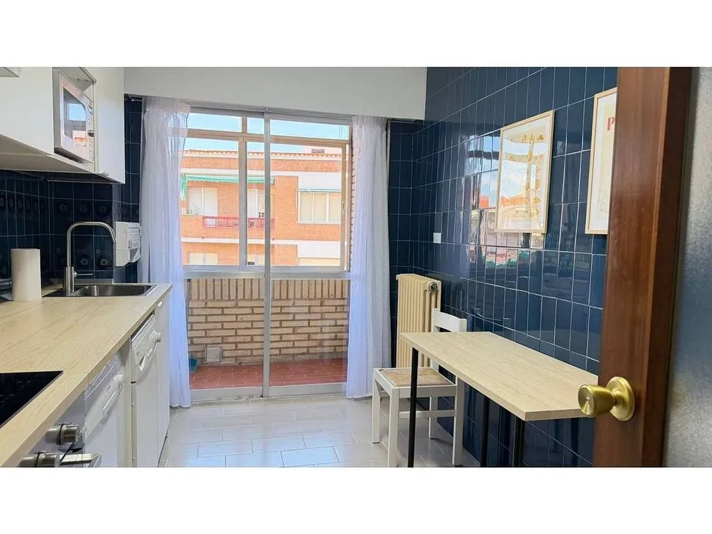 Cuisine - Furnished Flat with Balcony in Central Location