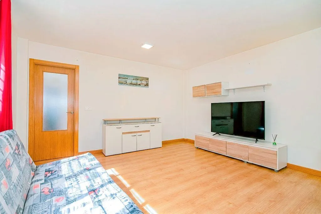 Elutuba - Reformed Flat with Terrace in Cijuela