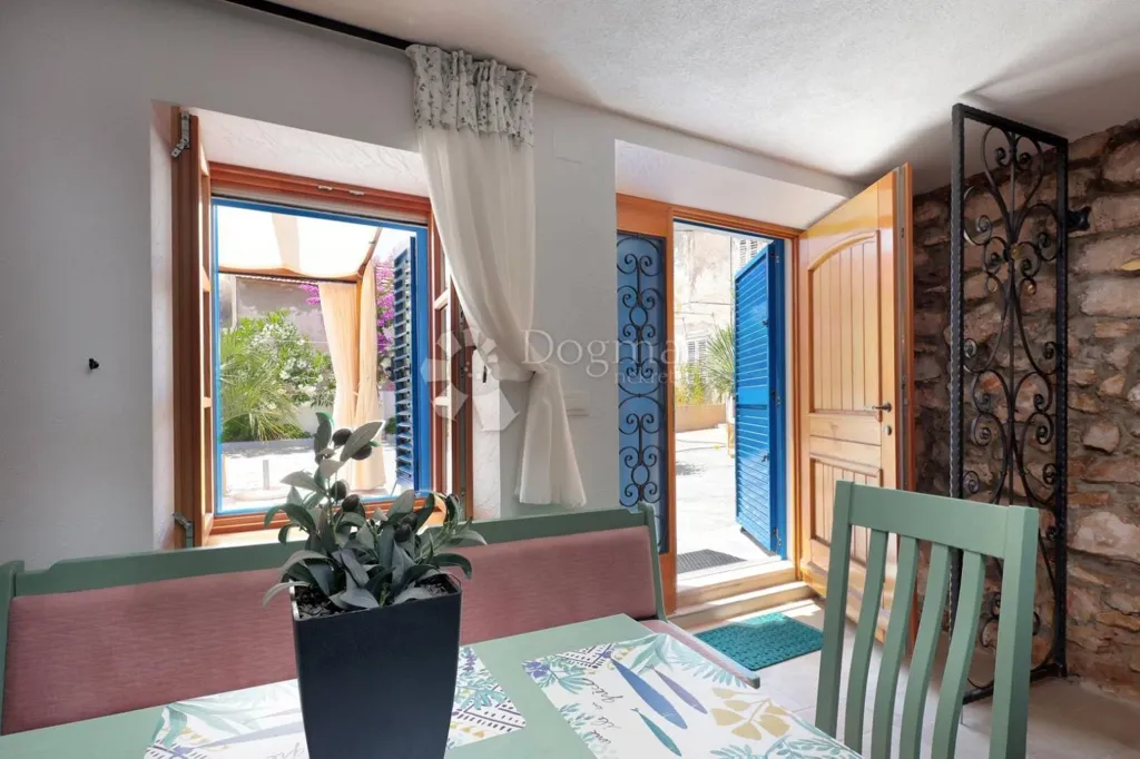 Dining Room - Stone House with Pool on Molat, Zadar