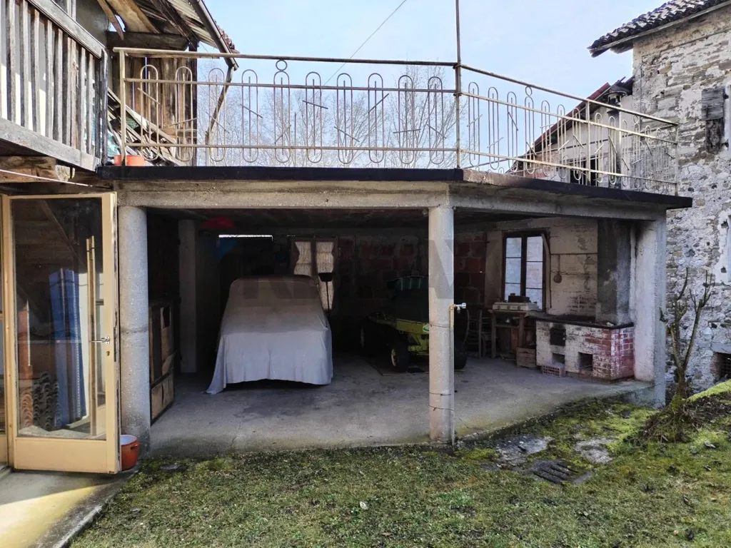 Garage - Rustic-Style House with Terrace in Cesiomaggiore