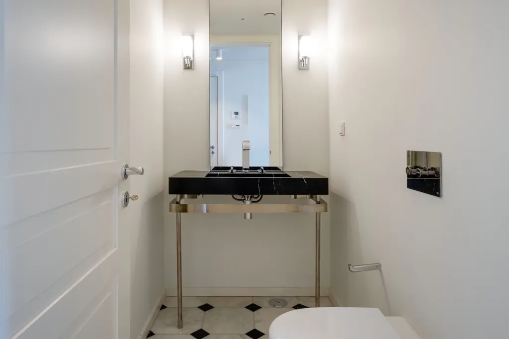 Duplex Apartment with River View in Chiado