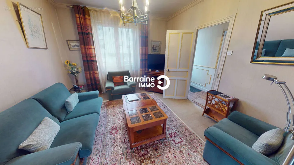 Living Room - Spacious House with Garden in Brest - Le Guelmeur