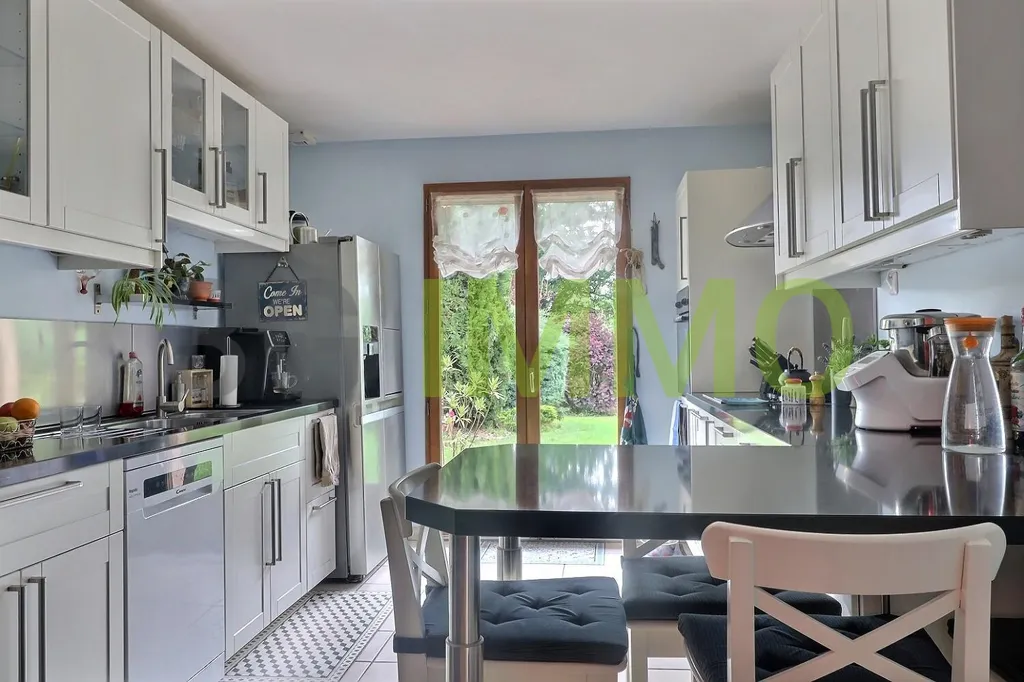 Cuisine - Maison d'Architecte avec Piscine au Calme à Lezoux