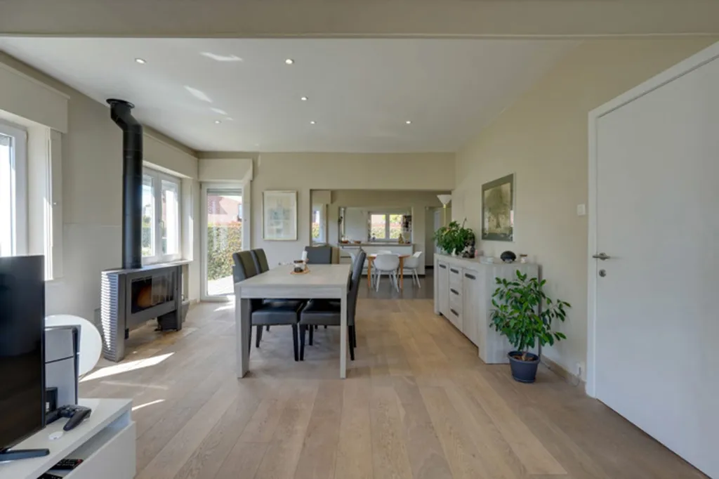 Salle à manger - Villa Pleine de Caractère avec Jardin à la Coquinie