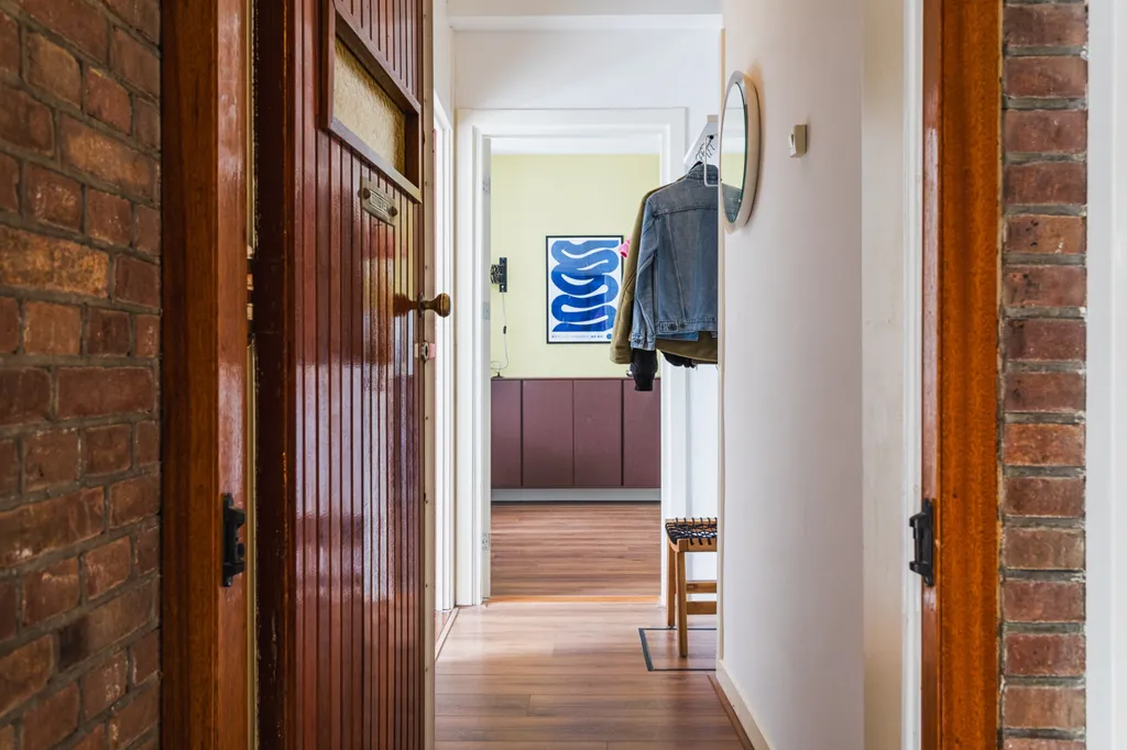 Esik - Modern Apartment with Balcony in Bezuidenhout