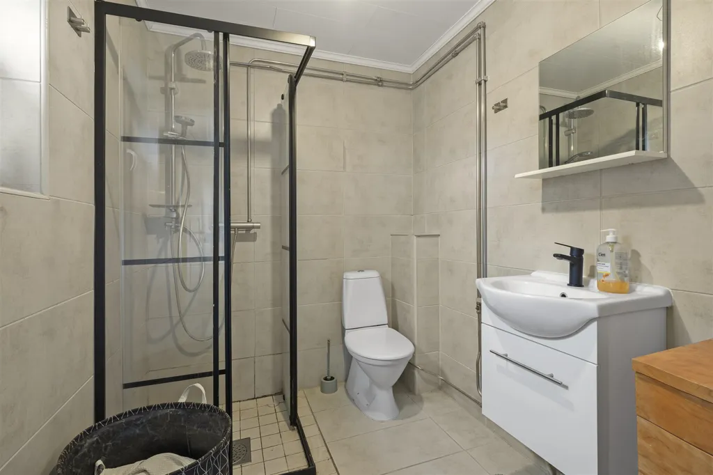 Salles de bain - Charming Cottage with Workshop in Almero