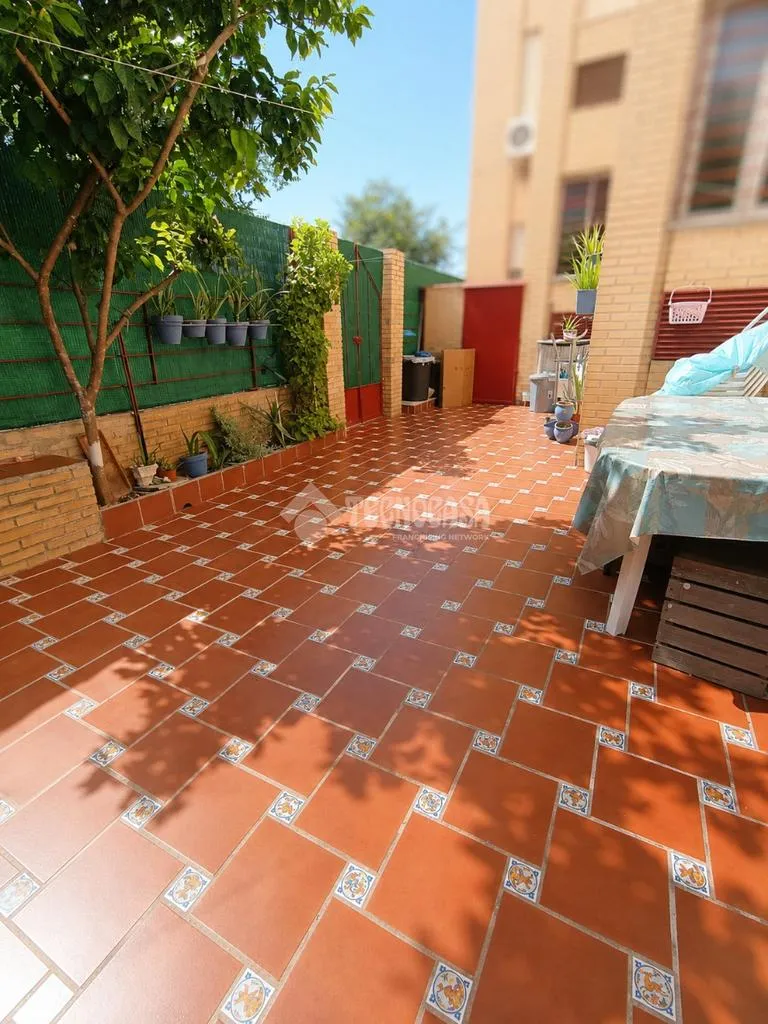 Terrazza - Ground Floor Flat with Patio in Seville East