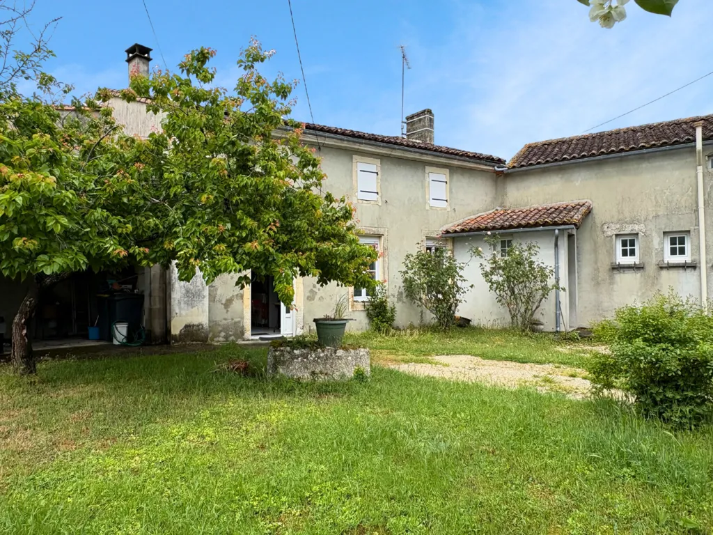 Exterior - Charming 2-Bedroom House in Ste Severe
